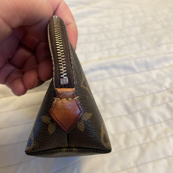 Louis Vuitton cosmetic pouch make up bag tolitery travel bag lv made in Spain - Picture 6 of 12